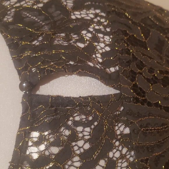 Monteau lace dress - Picture 4 of 6